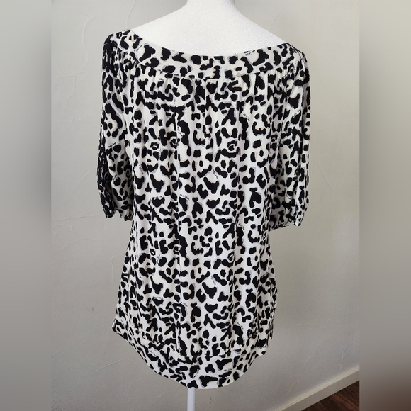 White House Black Market Black and White Leopard-Print 100% Silk Blouse - Picture 4 of 6